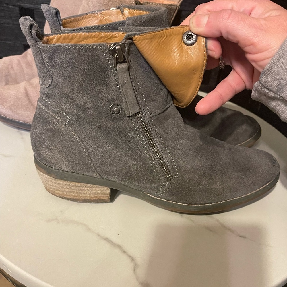 2 pair Nine West SZ6M Cowgirl Western Gray/ Taupe Suede Zip Ankle Boots READ - Picture 8 of 16